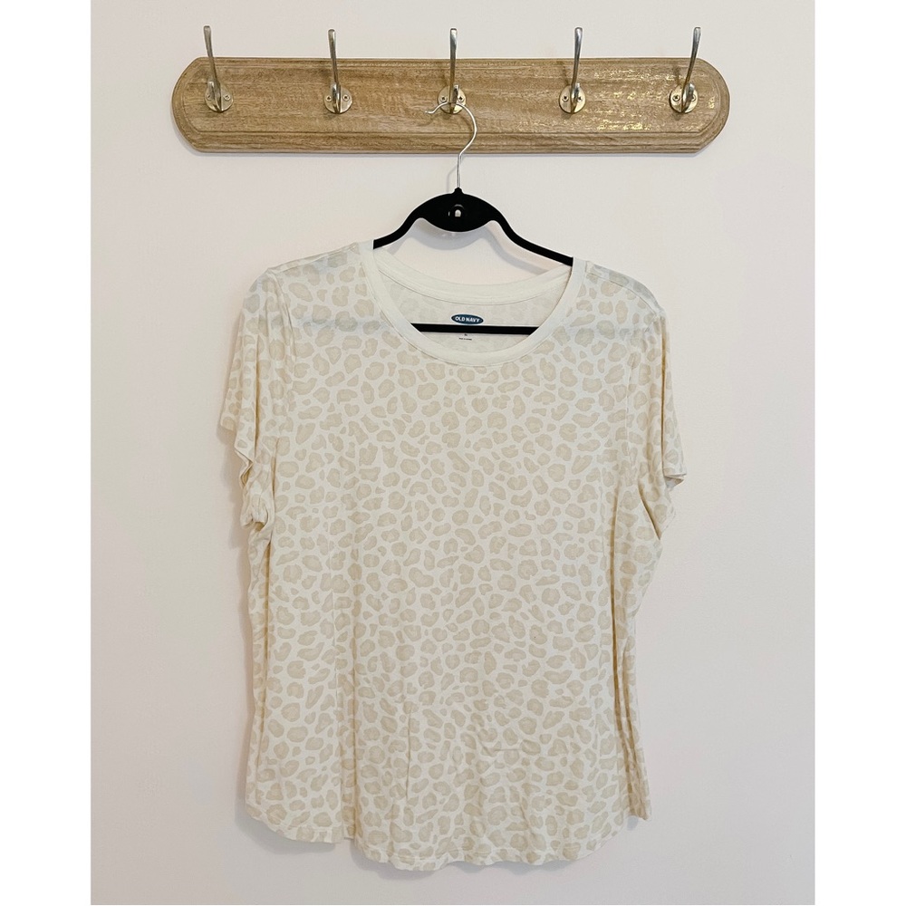 EUC Old Navy leopard print tshirt, XL